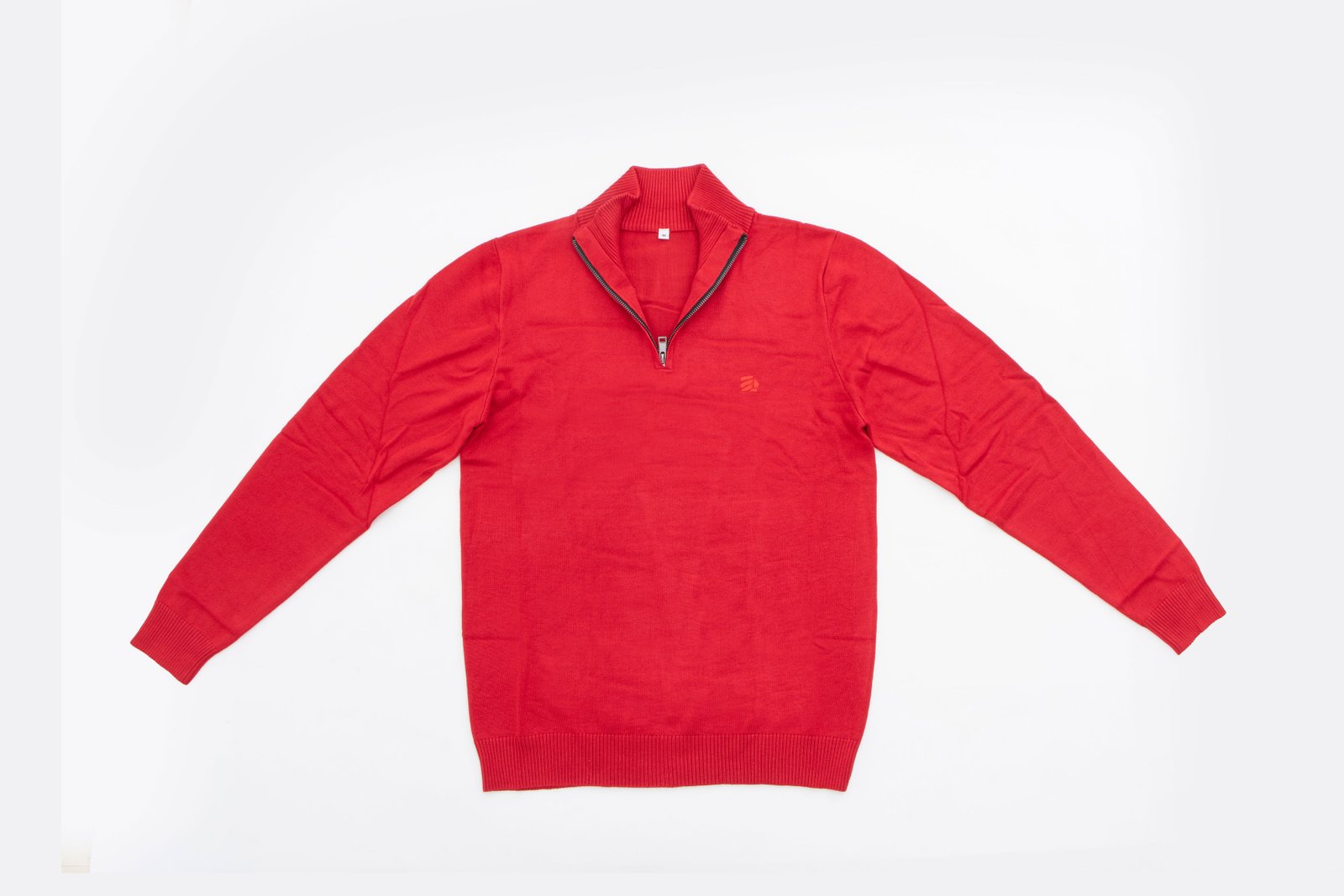 Suéter rojo medio cierre
